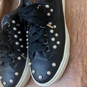 JOIE Leather Studded Accents
Sneakers size 39 EU/8US